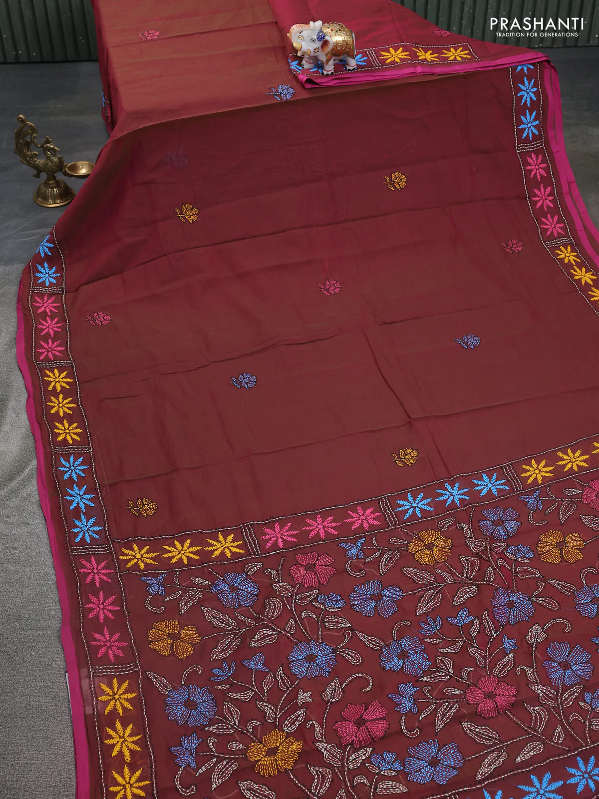 Cotton saree maroon with kantha stitch work and kantha stitch work pallu - Image 2