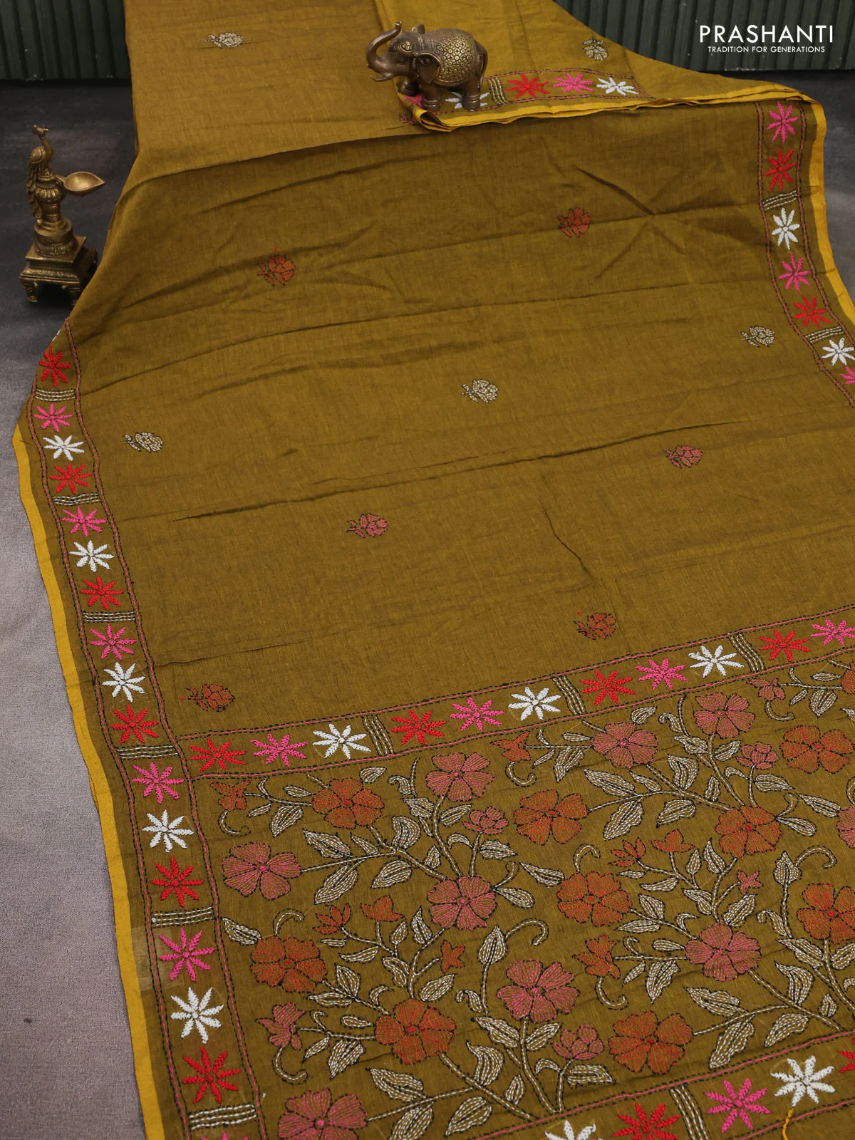 Cotton saree mehendi green with kantha stitch work and kantha stitch work pallu - Image 2