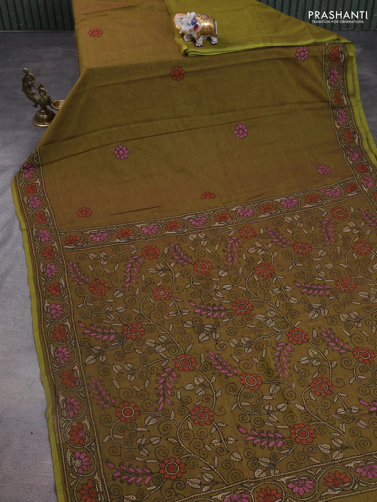 Cotton saree mehendi green with kantha stitch work and kantha stitch work pallu - Image 2