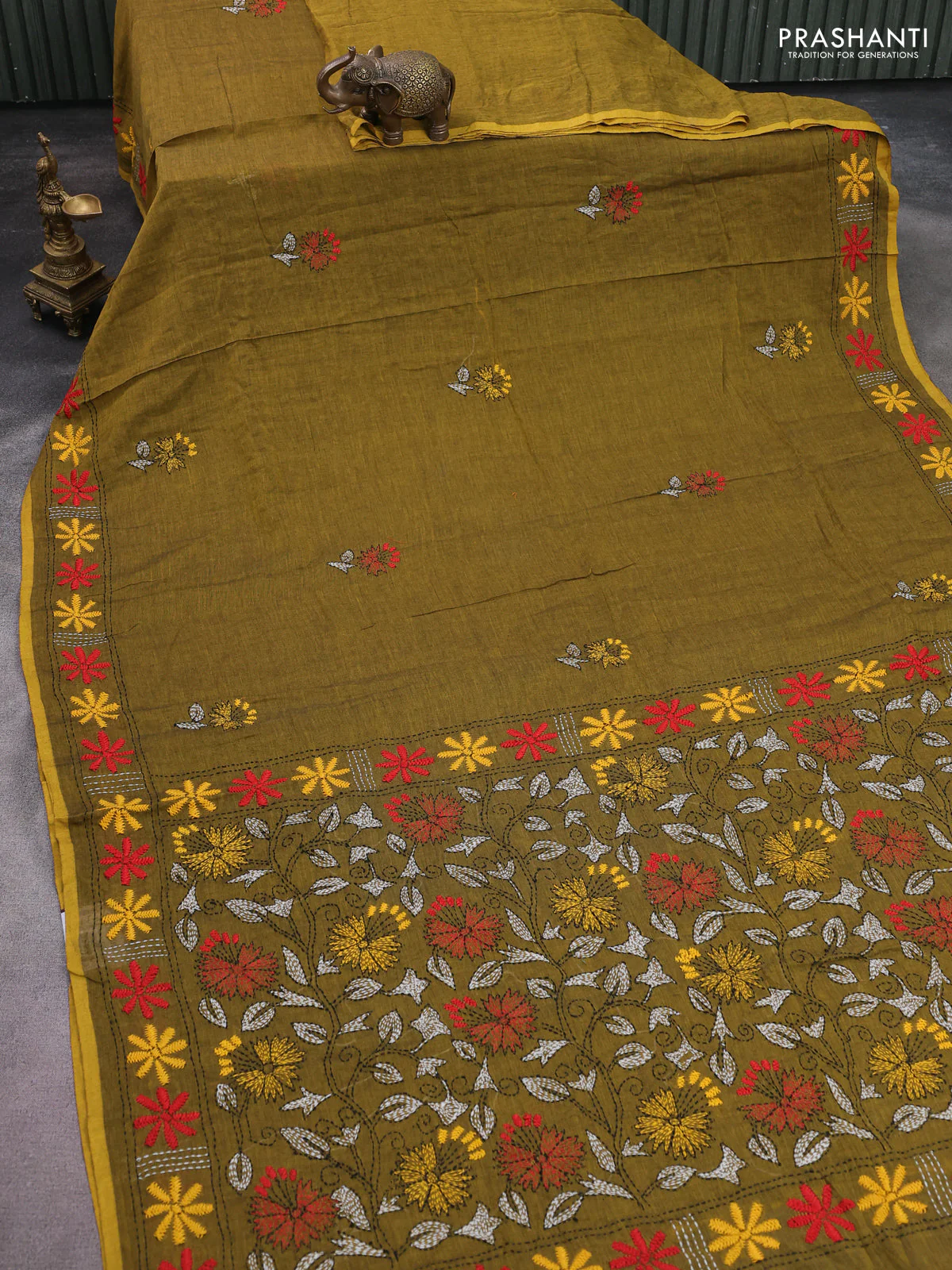 Cotton saree mehendi green with kantha stitch work and kantha stitch work pallu - Image 2