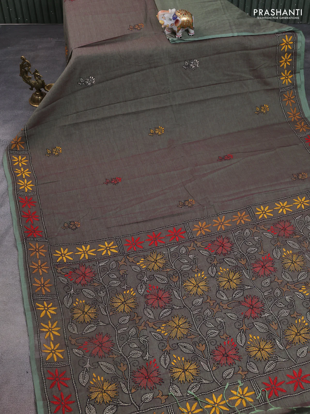 Cotton saree pastel green with kantha stitch work and kantha stitch work pallu - Image 2