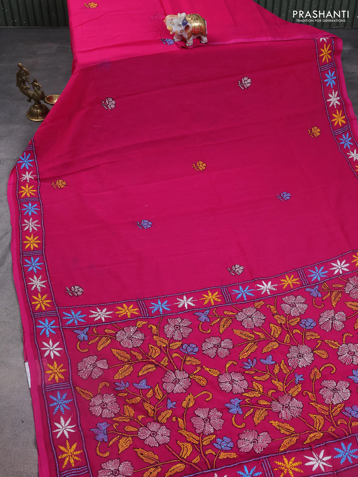 Cotton saree pink with kantha stitch work and kantha stitch work pallu - Image 2