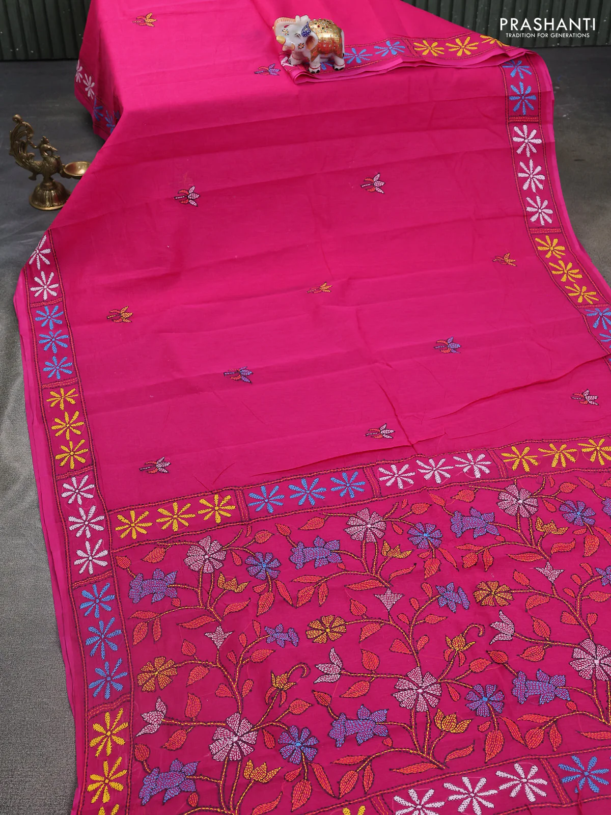 Cotton saree pink with kantha stitch work and kantha stitch work pallu - Image 2