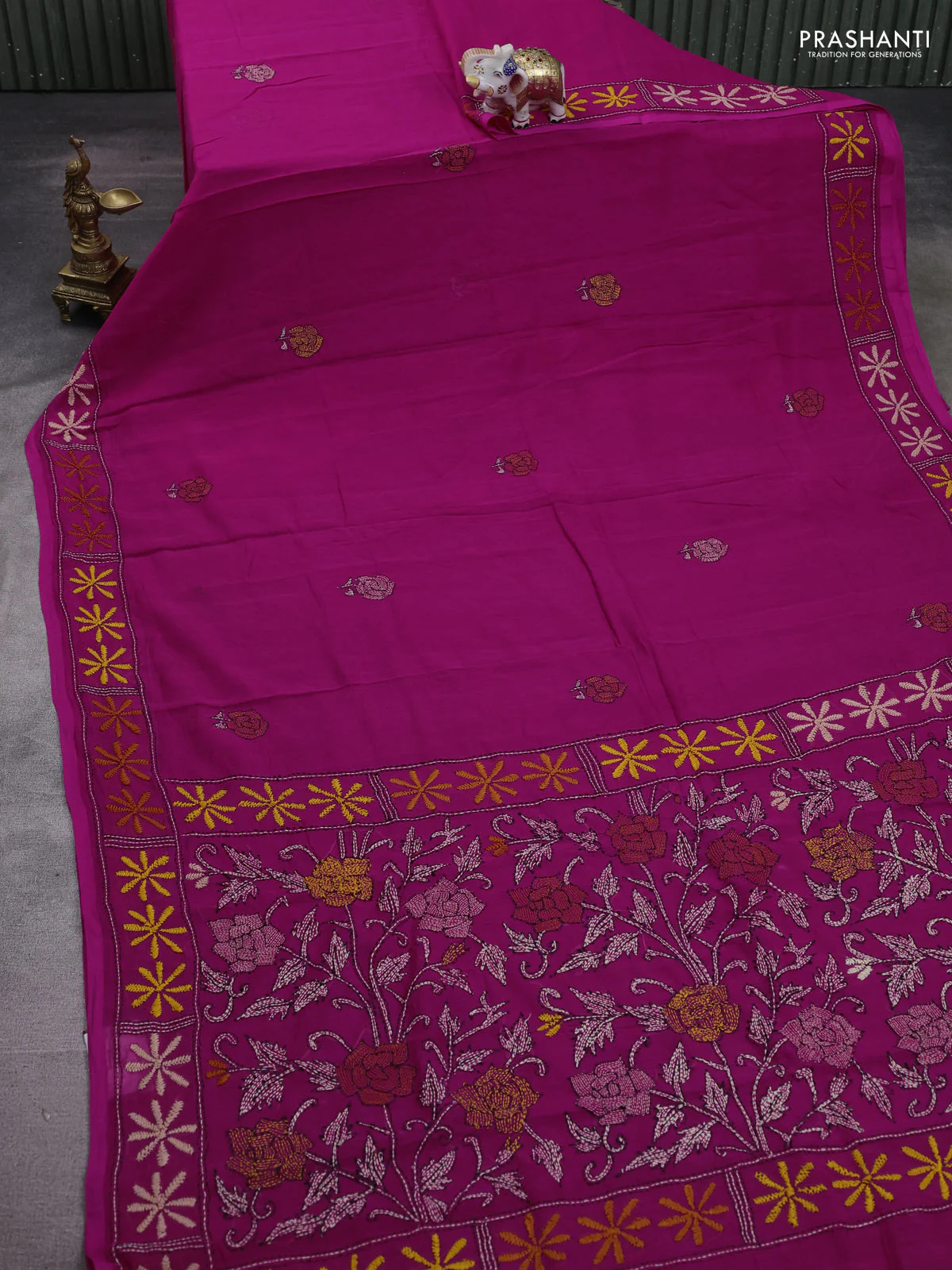 Cotton saree pink with kantha stitch work and kantha stitch work pallu - Image 2