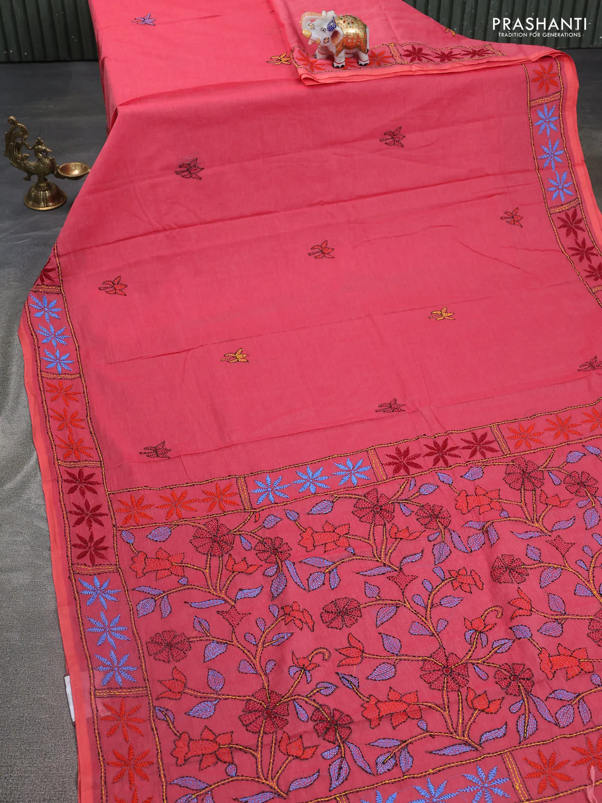 Cotton saree pink with kantha stitch work and kantha stitch work pallu - Image 2