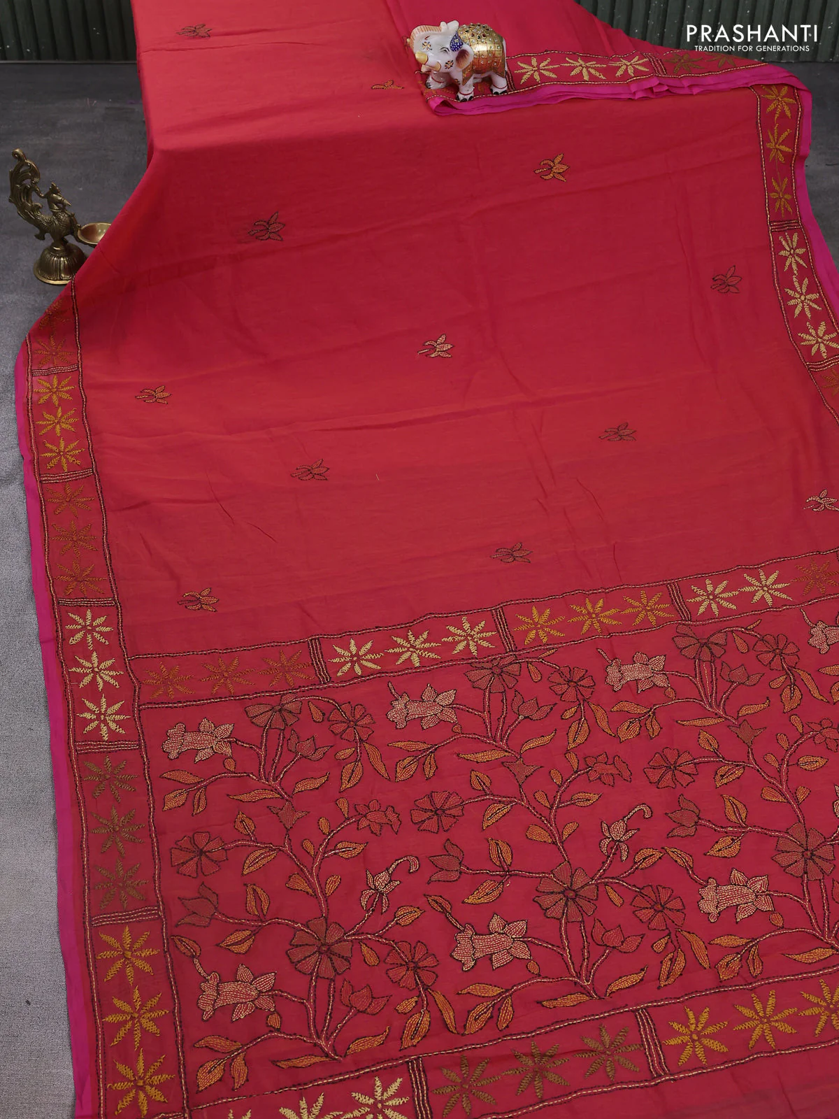 Cotton saree red and pink with kantha stitch work and kantha stitch work pallu - Image 2