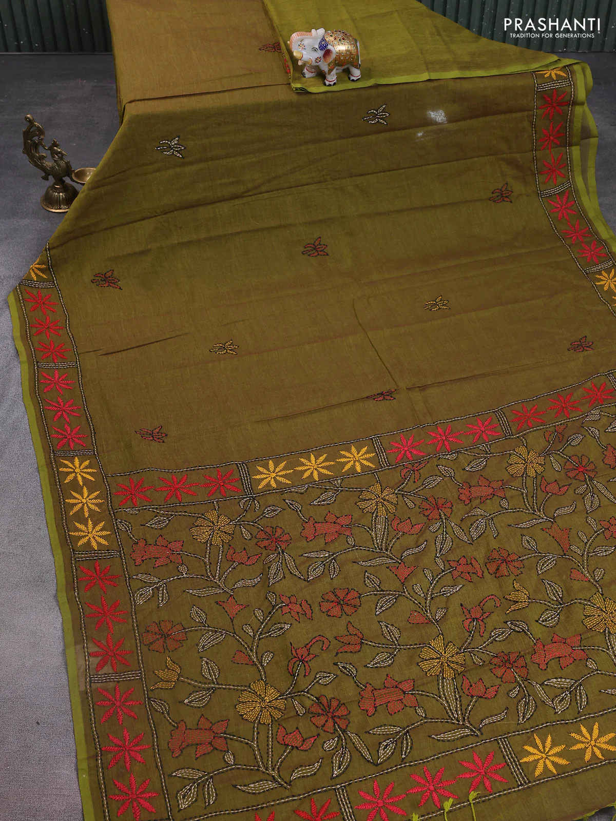 Cotton saree sap green with kantha stitch work and kantha stitch work pallu - Image 2