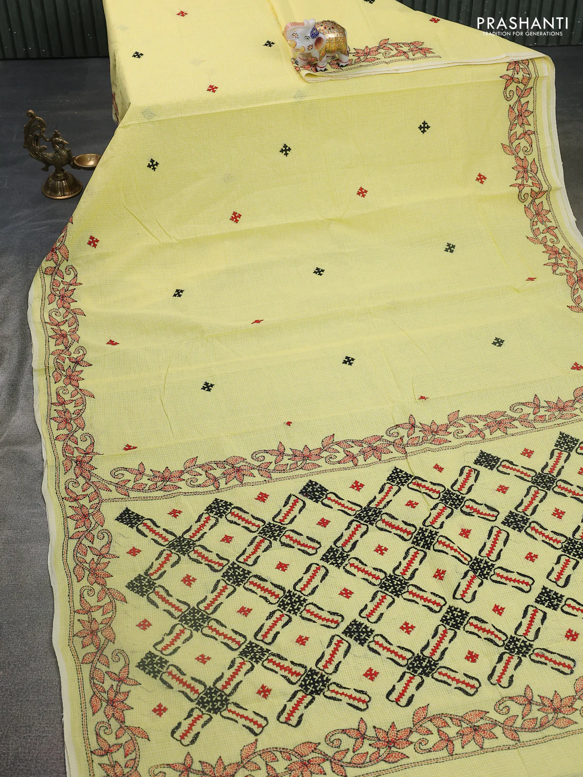 Cotton saree yellow with allover checks kantha work and kantha stitch work pallu - Image 2