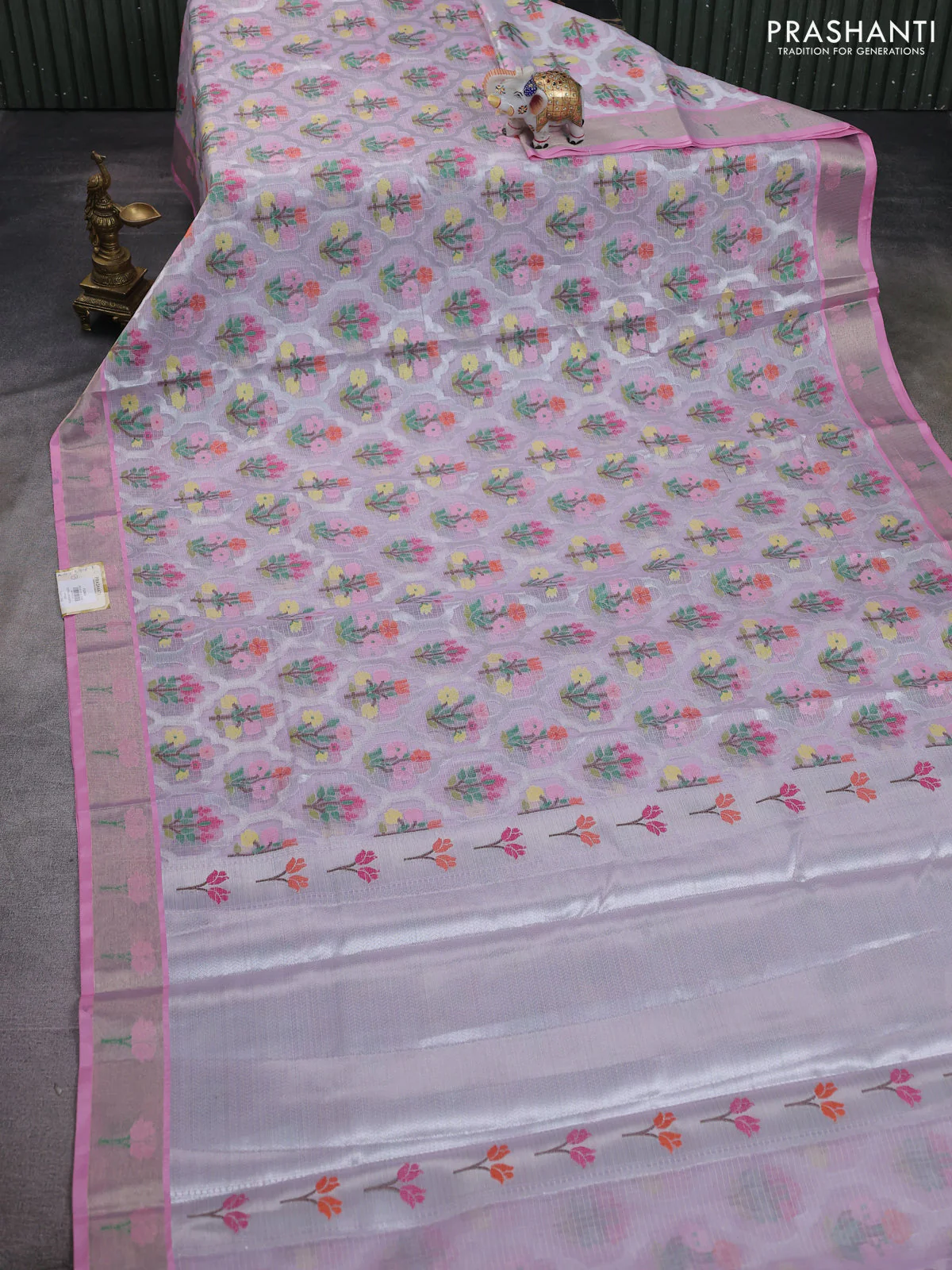 Cotton zari kota saree lavender and pastel pink with allover floral zari woven buttas and floral thread woven border - Image 2