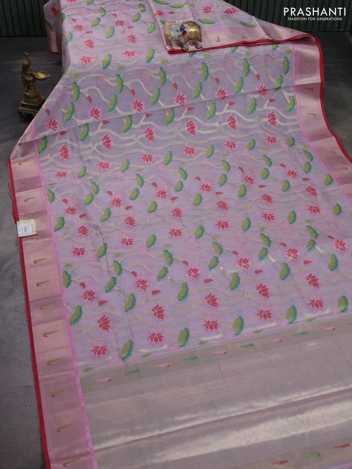 Cotton zari kota saree lavender and pink with allover floral zari weaves and zari woven muniya butta border - Image 2