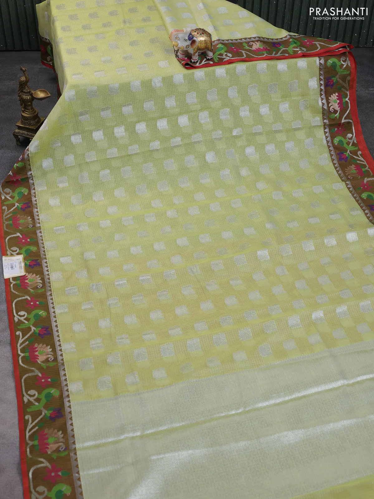 Cotton zari kota saree pista green and maroon with allover silver zari woven buttas and thread & zari woven border - Image 2