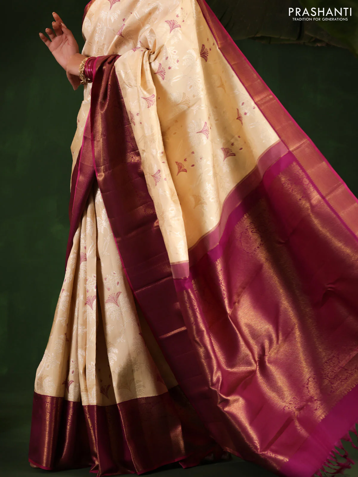 Cream-Purple Pure Kanchipuram Silk Saree With allover Thread & silver zari woven brocade weaves - Image 3