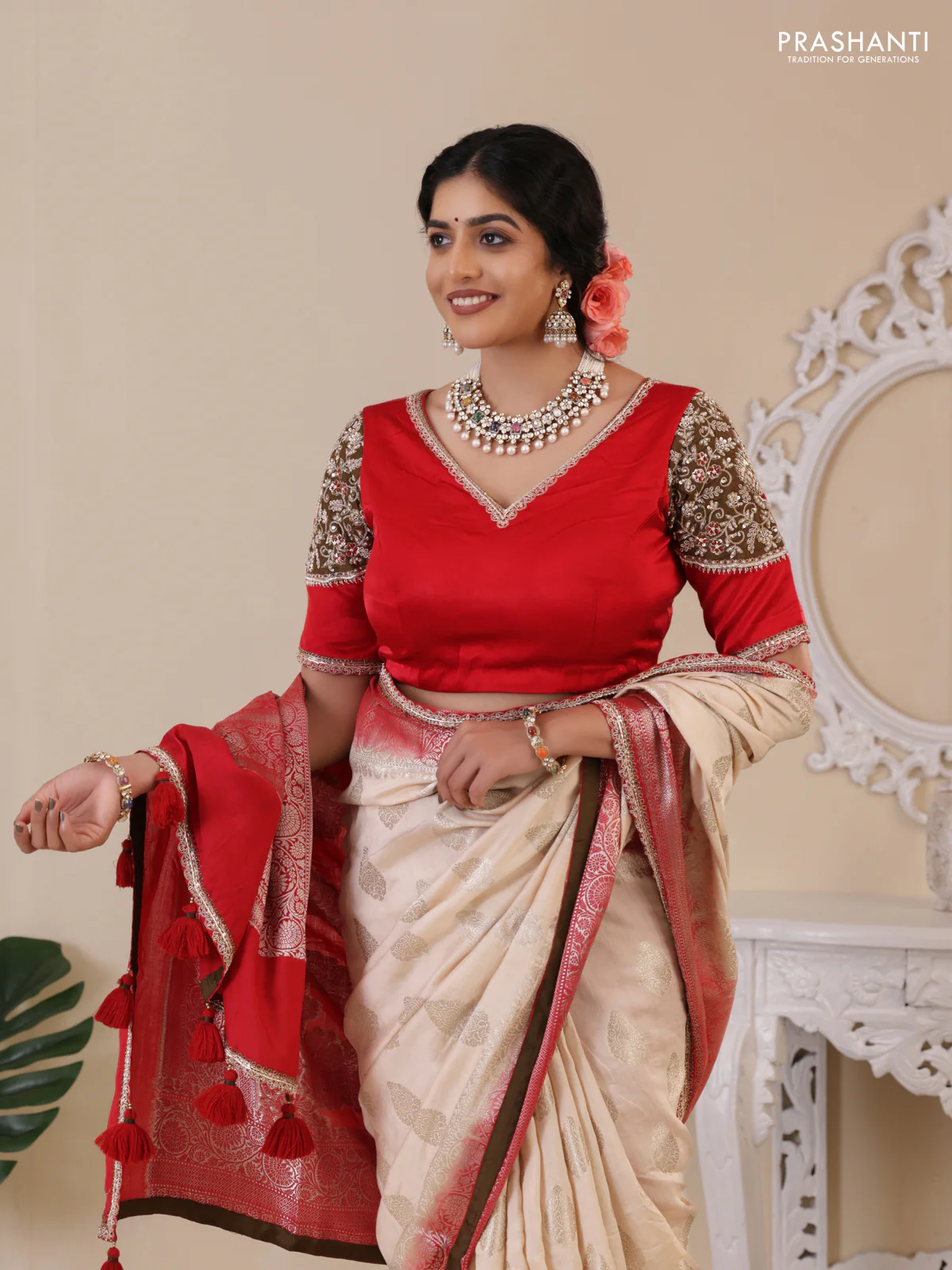 Cream-Red Chiniya silk Saree With silver Zari Buttas & Embroidery Readymade Blouse - Image 2