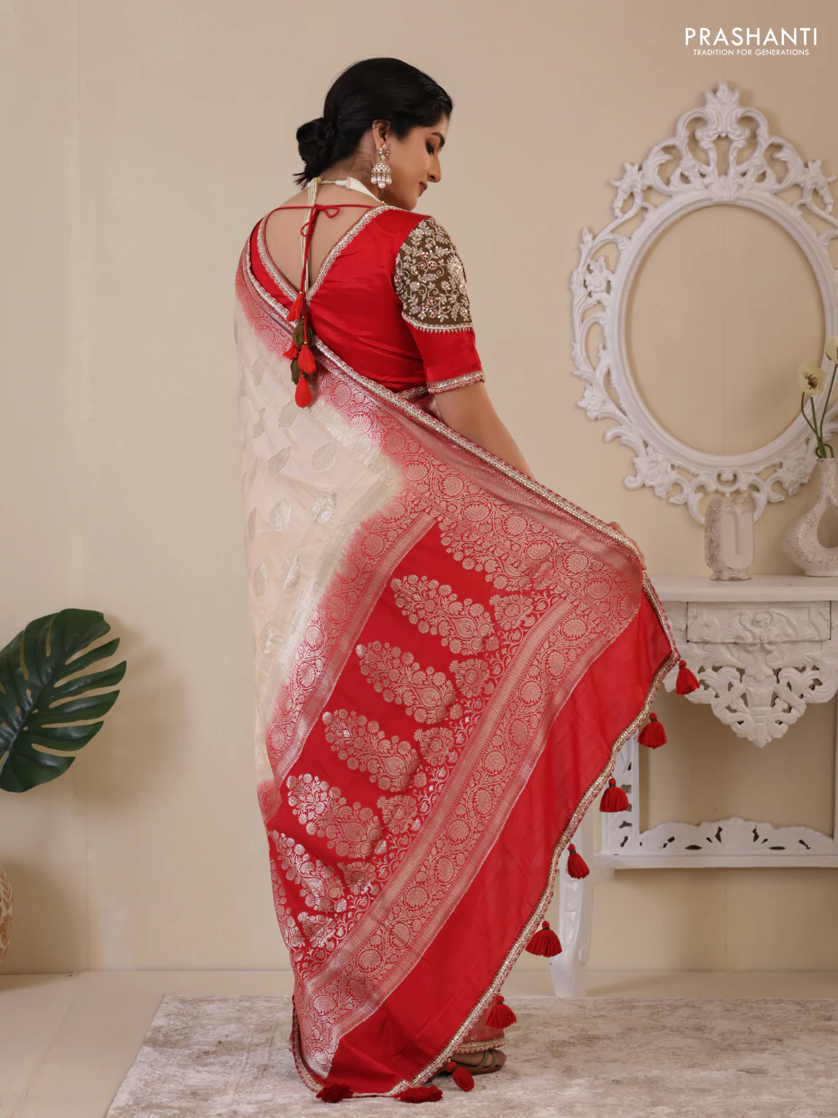 Cream-Red Chiniya silk Saree With silver Zari Buttas & Embroidery Readymade Blouse - Image 4