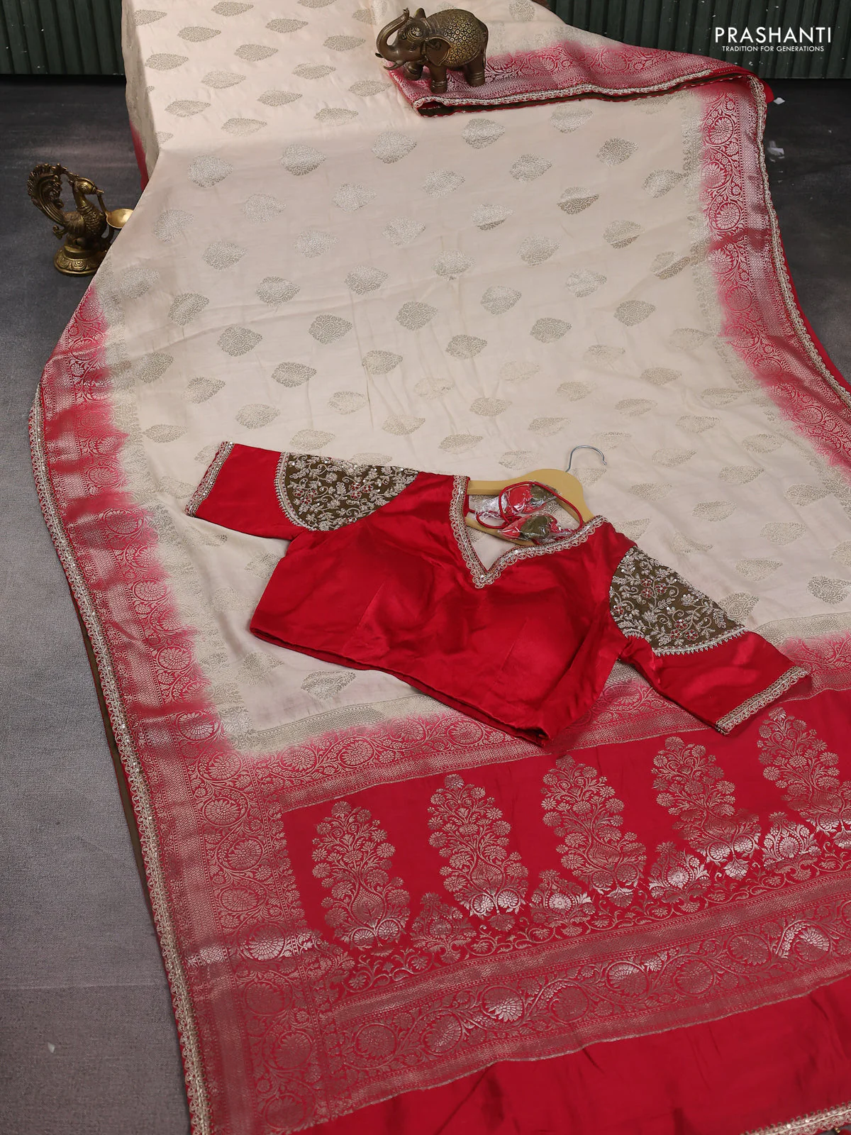 Cream-Red Chiniya silk Saree With silver Zari Buttas & Embroidery Readymade Blouse - Image 7