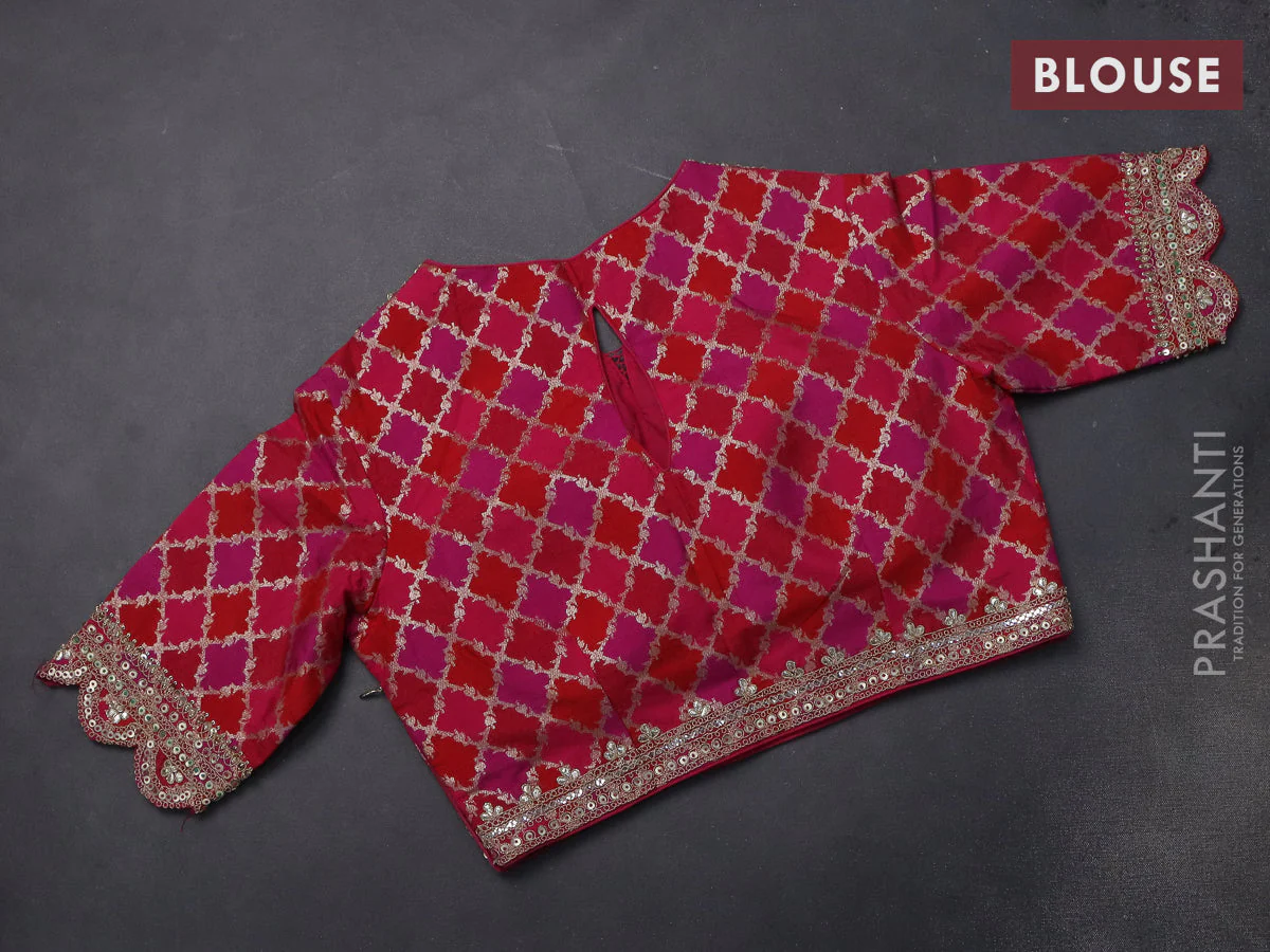 Crush tissue silk saree dual shade of golden pink and pink with plain body & gotapatti lace work pallu - Image 5