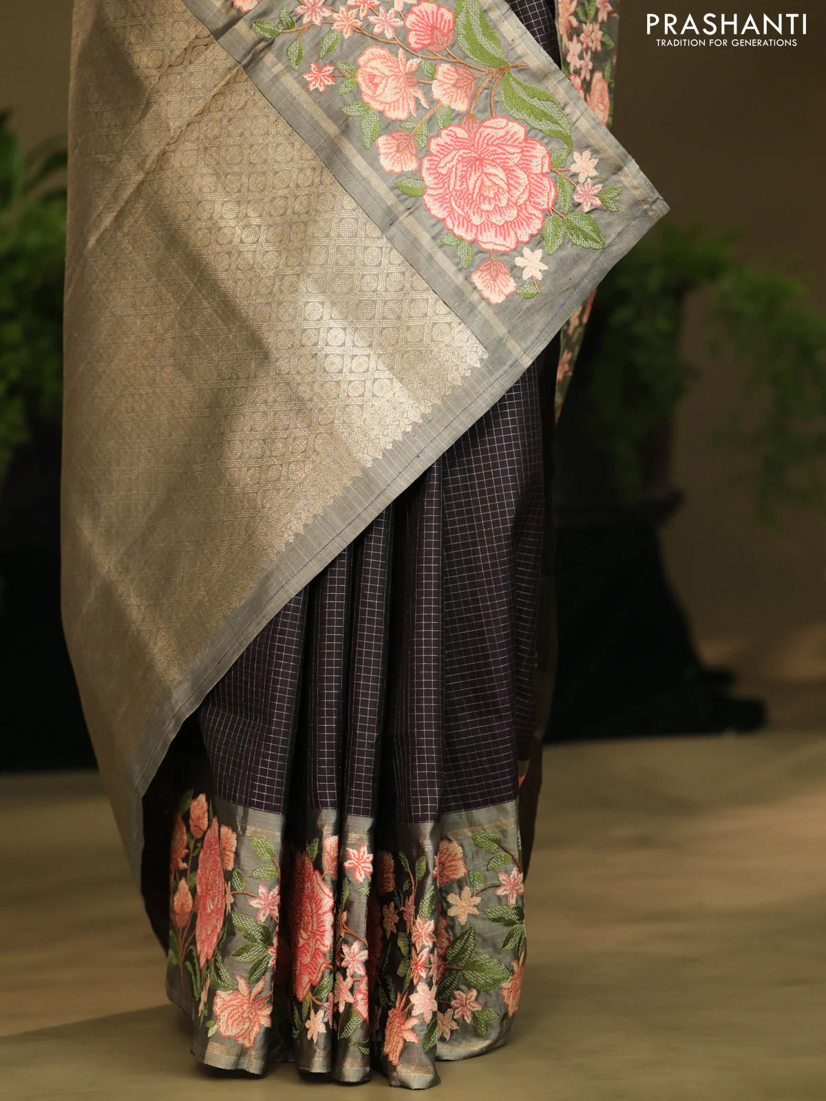 Dark navy blue Kanchipuram Silk with Border Embroidery - Image 3