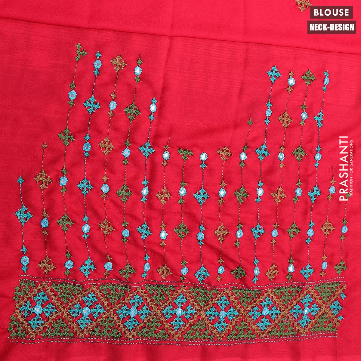 Dola silk saree dark blue and red with zari checked pattern and zari woven border with embroidery work blouse - Image 4