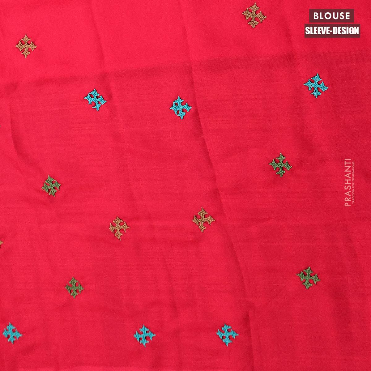 Dola silk saree dark blue and red with zari checked pattern and zari woven border with embroidery work blouse - Image 5