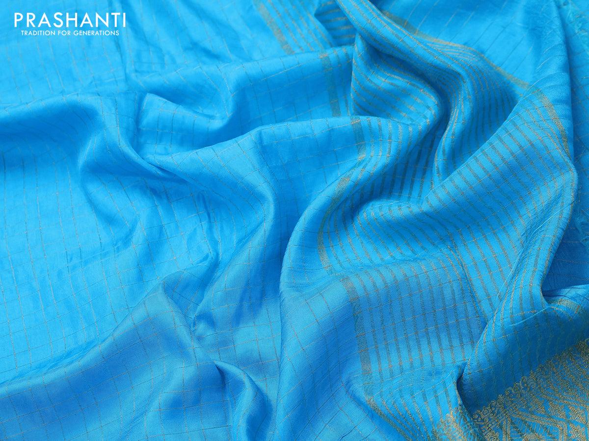 Dola silk saree light blue and dark green with zari checked pattern and zari woven border with embroidery work blouse - Image 3