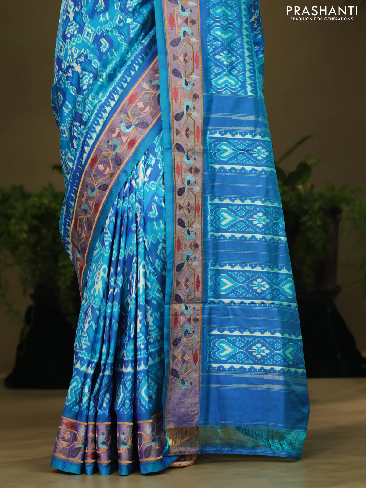 Dual shade of blue Pochampally Silk with Border Embroidery - Image 4