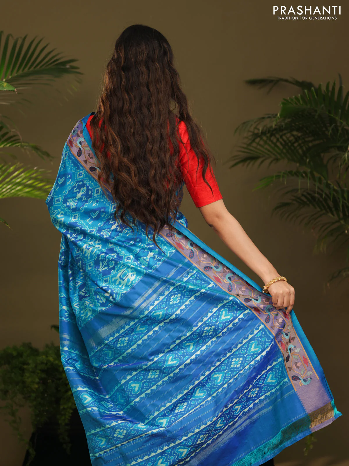 Dual shade of blue Pochampally Silk with Border Embroidery - Image 5