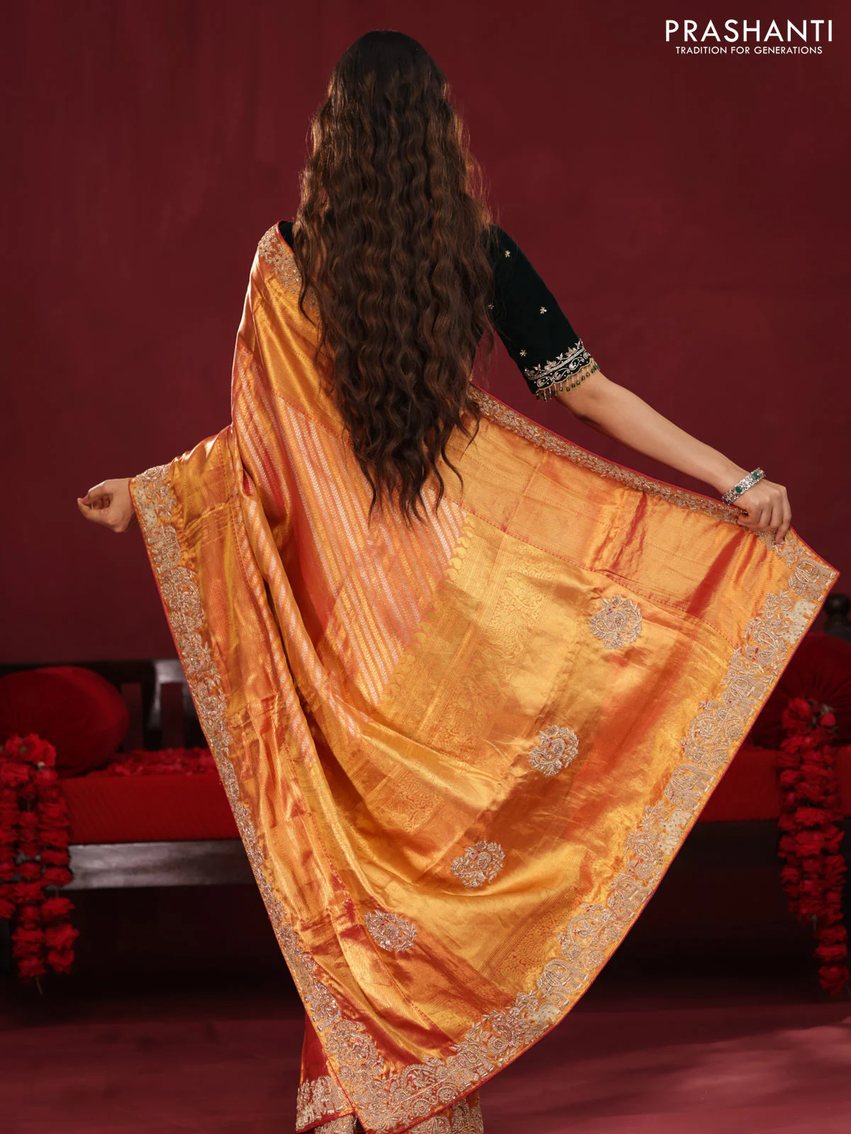 Dual shade of pink pure kanchipuram silk saree with allover zari stripes & border embroidery - Image 5
