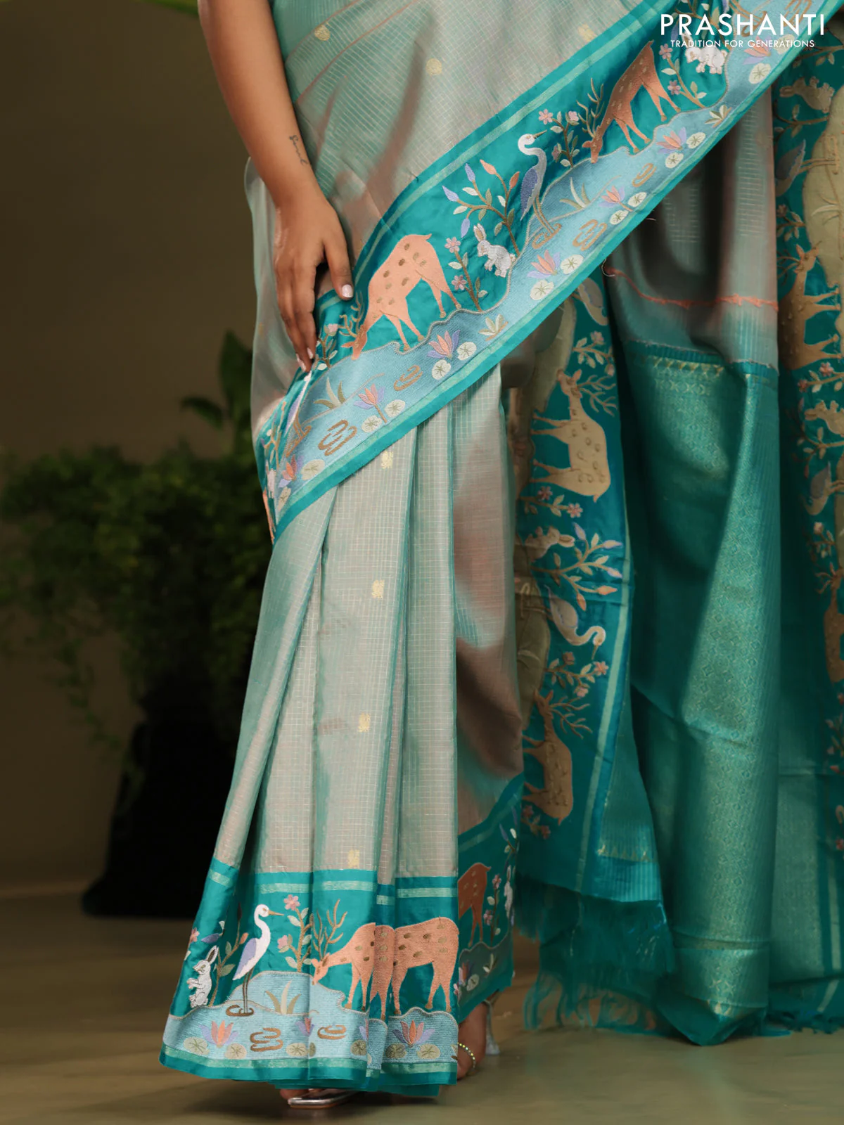 Dual shade of Teal Kanchipuram Silk saree with Border Embroidery - Image 5