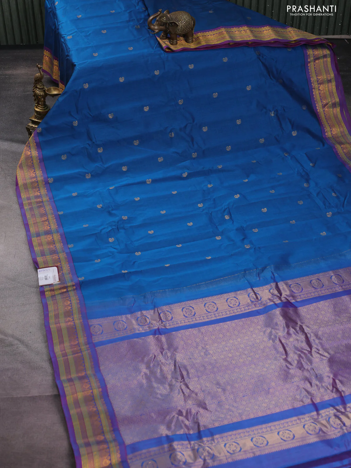Gadwal silk cotton saree cs blue and purple with zari woven paisley buttas and zari woven border - Image 2
