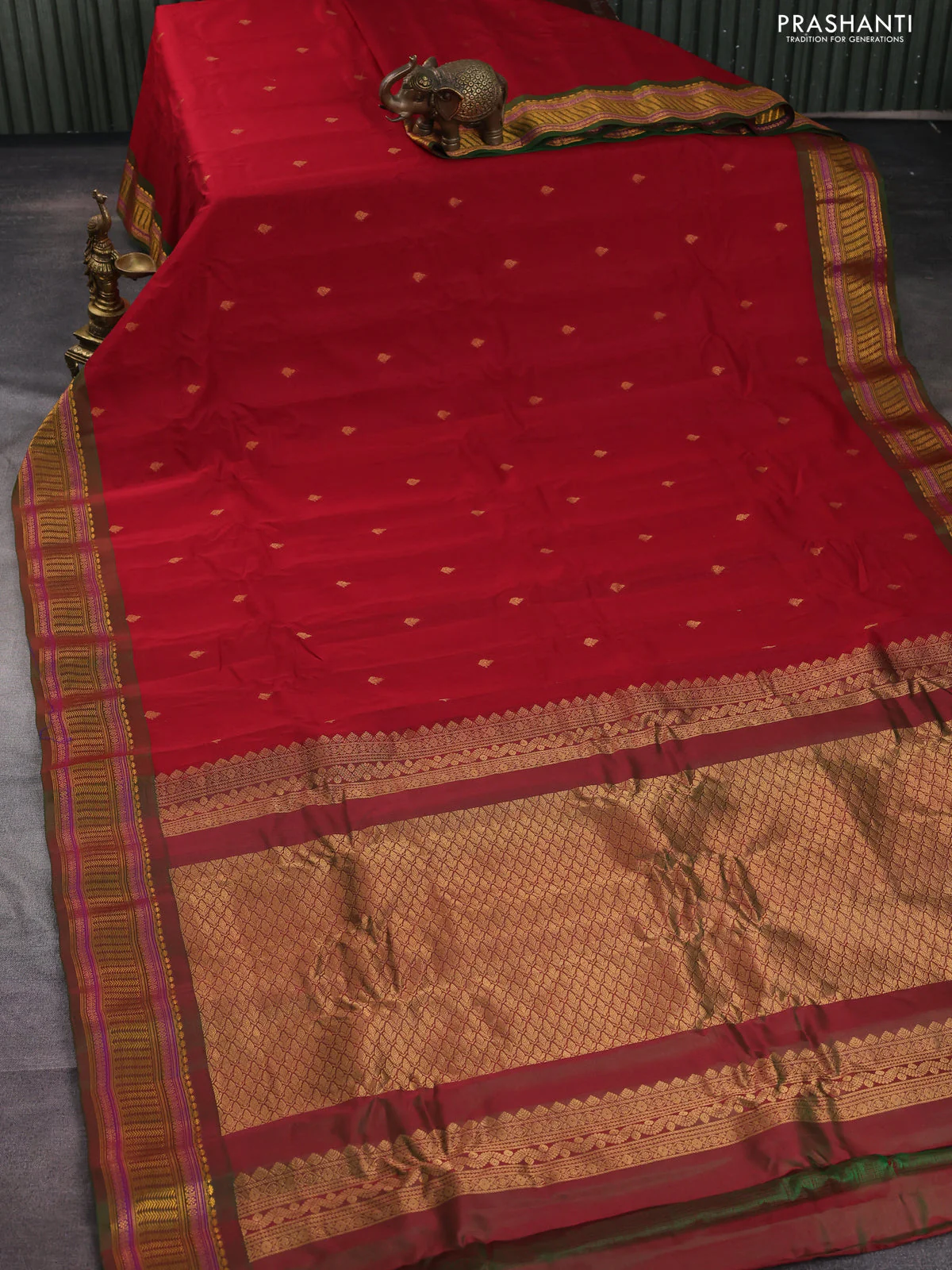 Gadwal silk cotton saree maroon and dual shade of green with zari woven buttas and zari woven border - Image 2