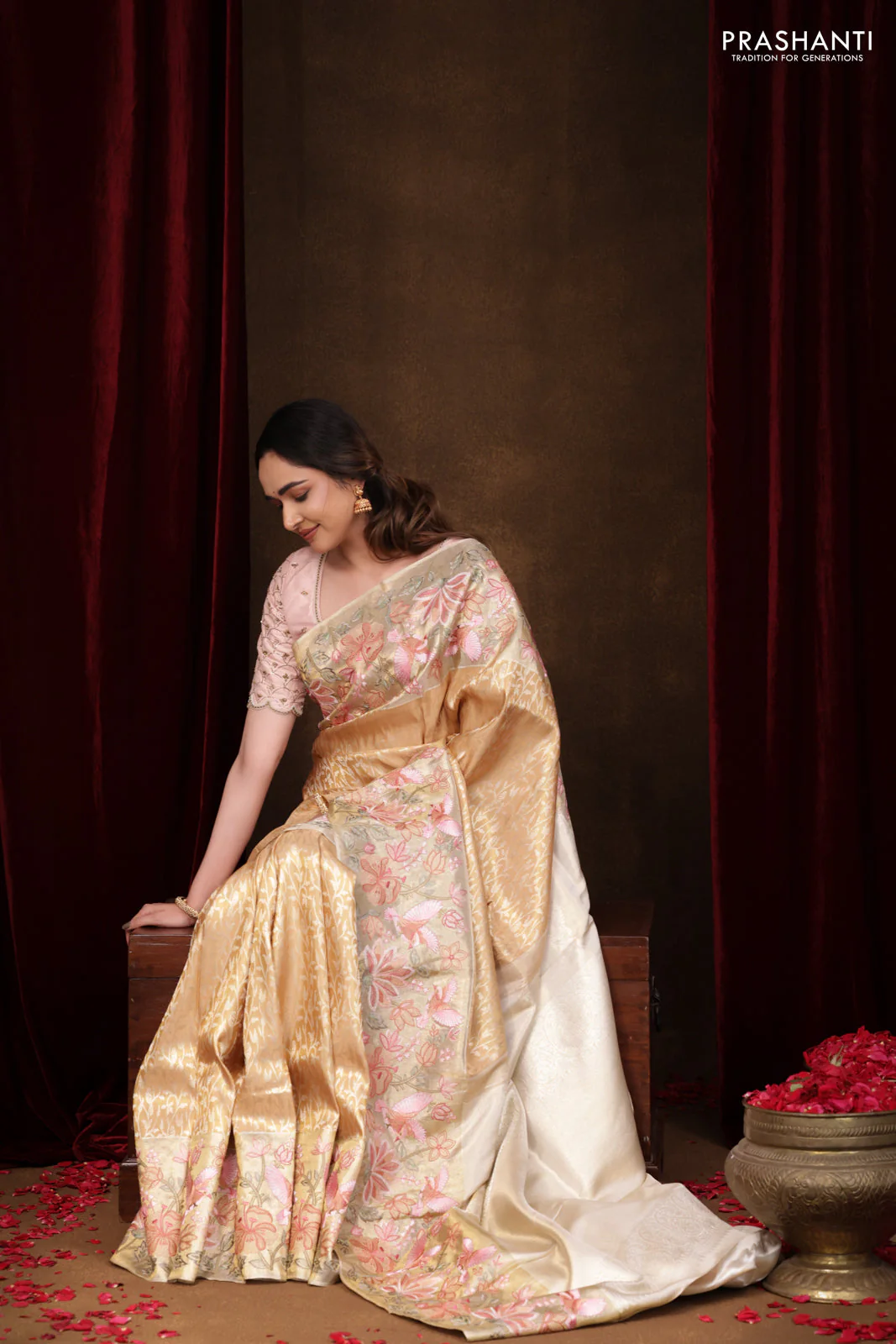 Gold Pure Kanchipuram Tissue Silk Saree With Brocade Zari Weaves & Border Embroidery - Image 2