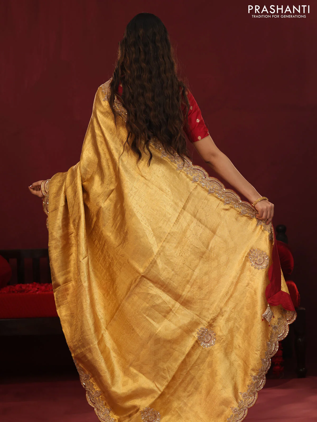 Golden tissue kanchipuram silk saree with allover brocade zari weaves & border embroidery - Image 7