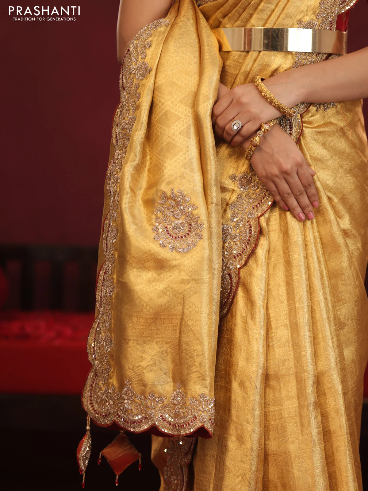 Golden tissue kanchipuram silk saree with allover brocade zari weaves & border embroidery - Image 9
