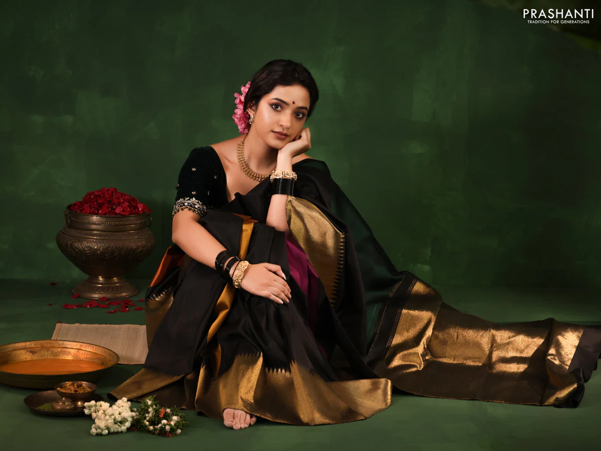 Green-Black Pure Kanchipuram Silk Saree With zari woven Temple Border - Image 4