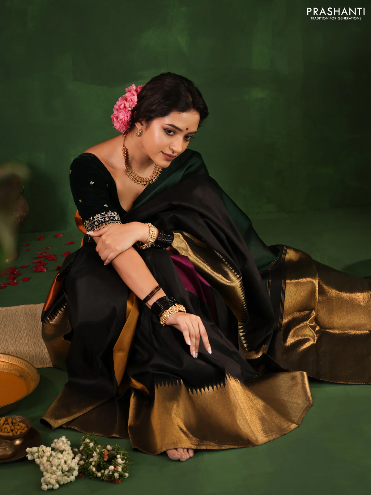 Green-Black Pure Kanchipuram Silk Saree With zari woven Temple Border - Image 5