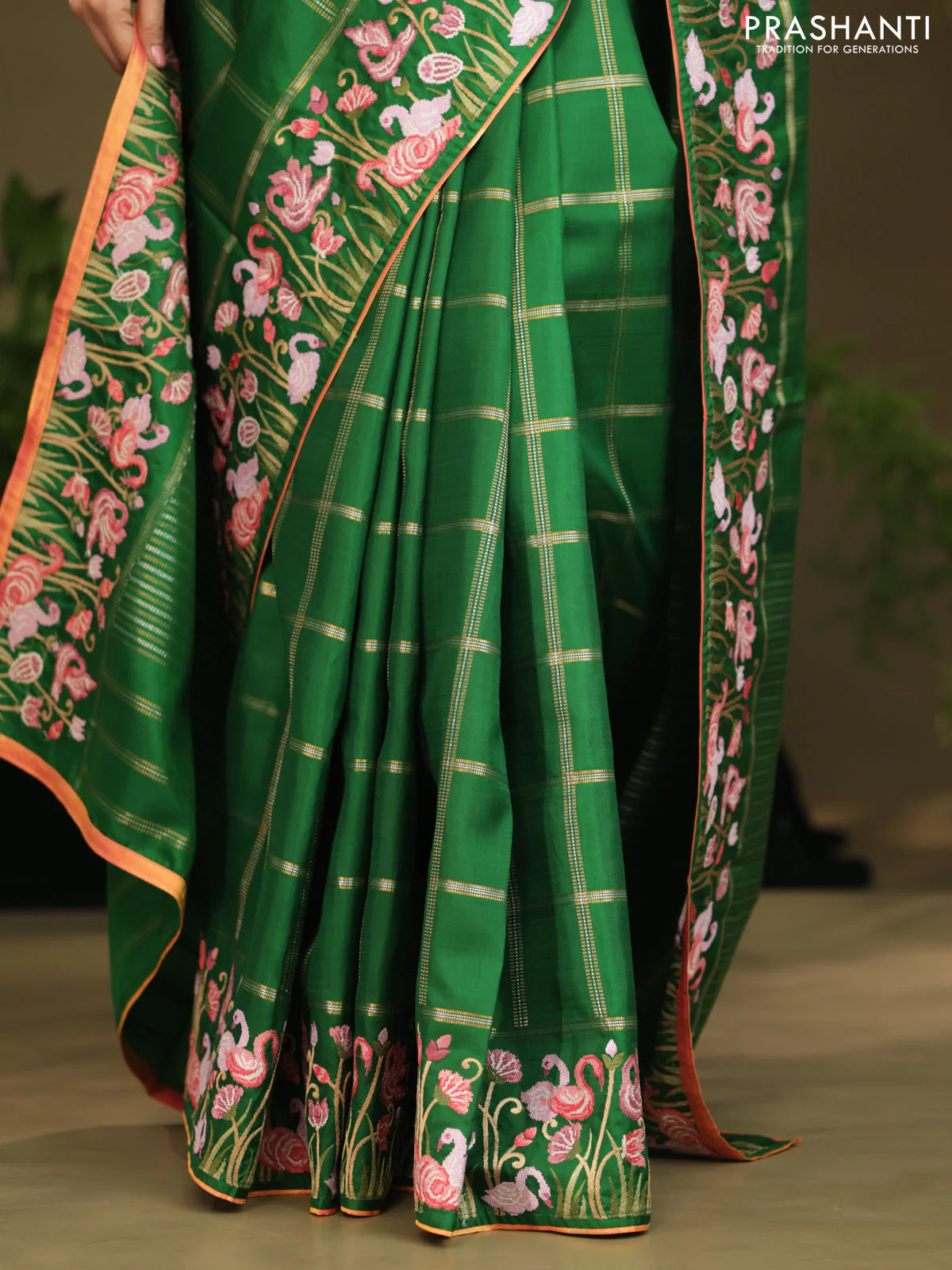 Green kanchipuram silk saree with allover zari checks & border embroidery - Image 6