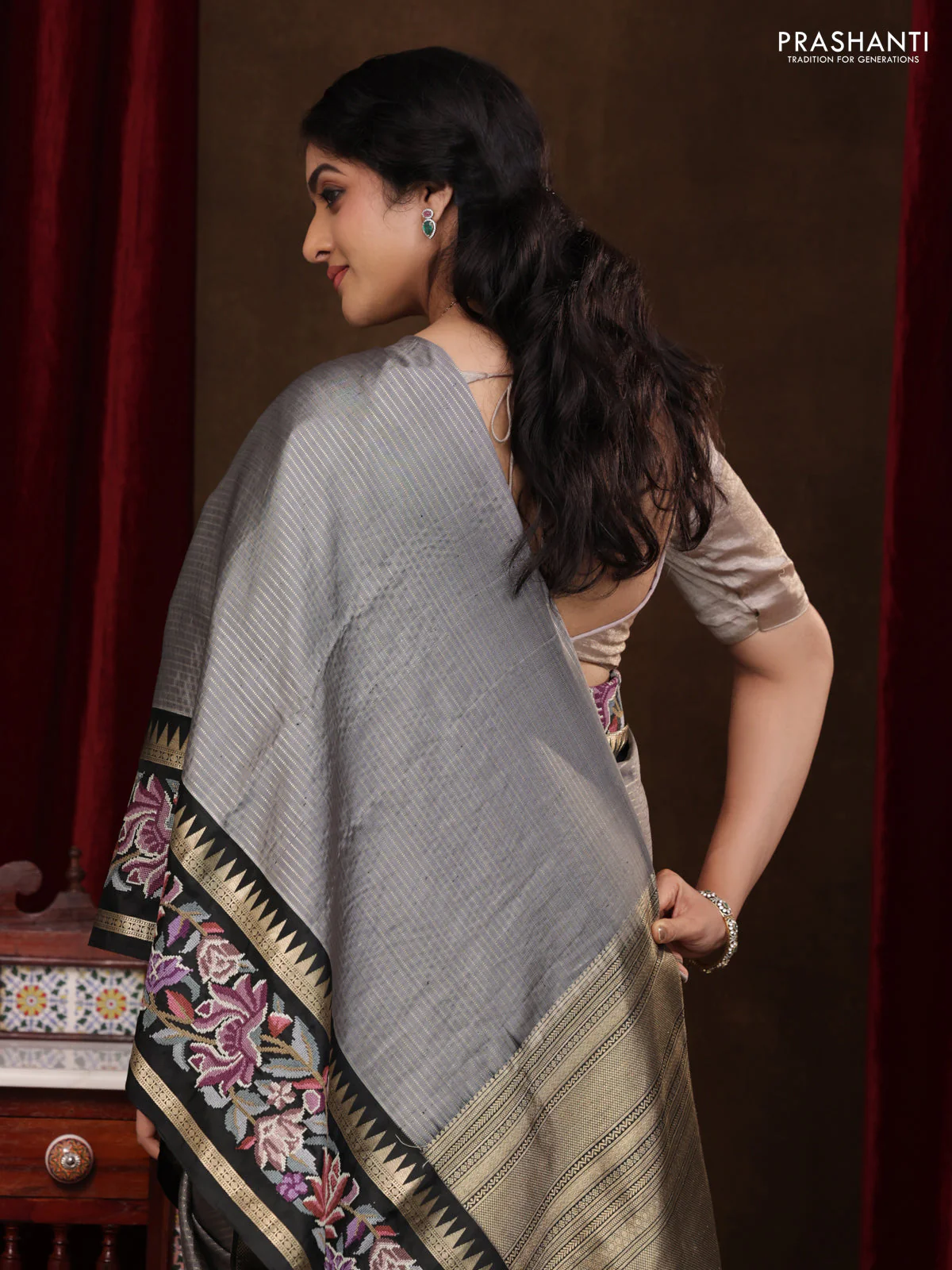 Grey-Black Pure Kanchipuram Silk Saree With Zari Weaves & Border Embroidery - Image 4