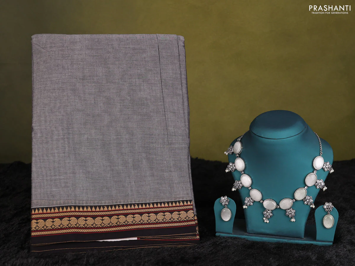 Grey narayanpet cotton saree with matching neck piece