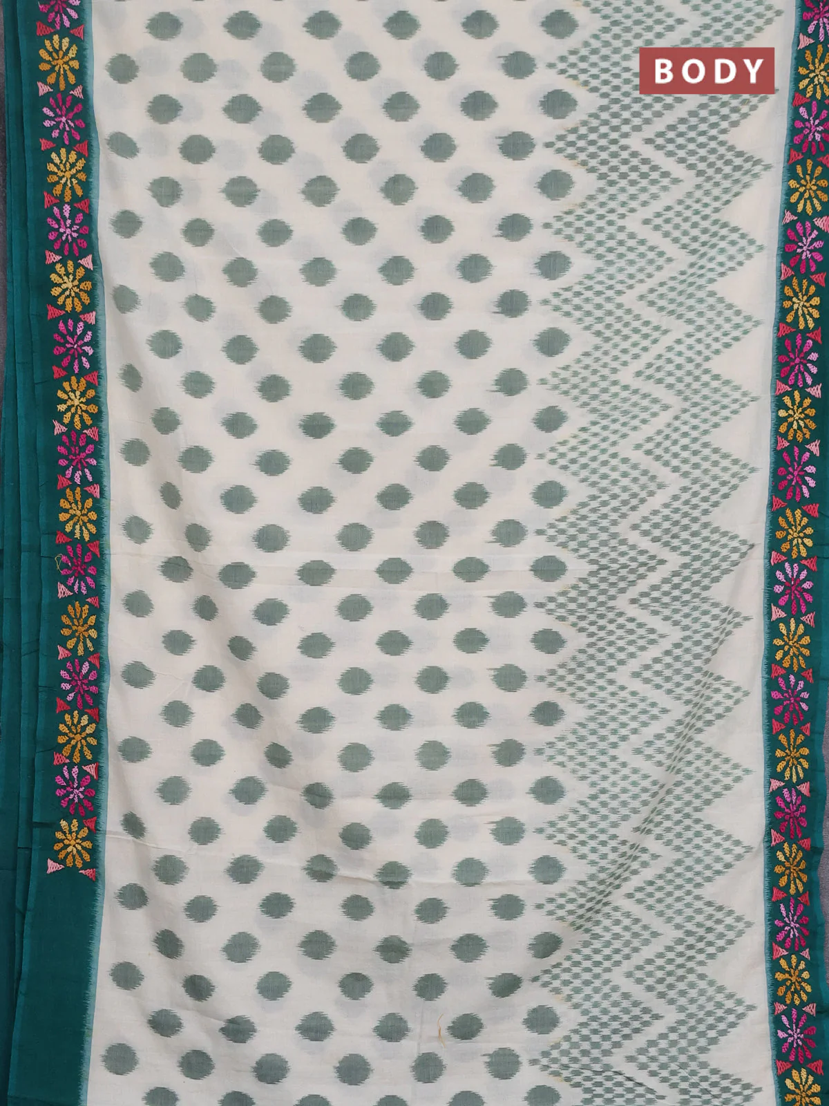 Ikat cotton saree cream and green with allover ikat woven buttas and kantha stitch work pallu - Image 2