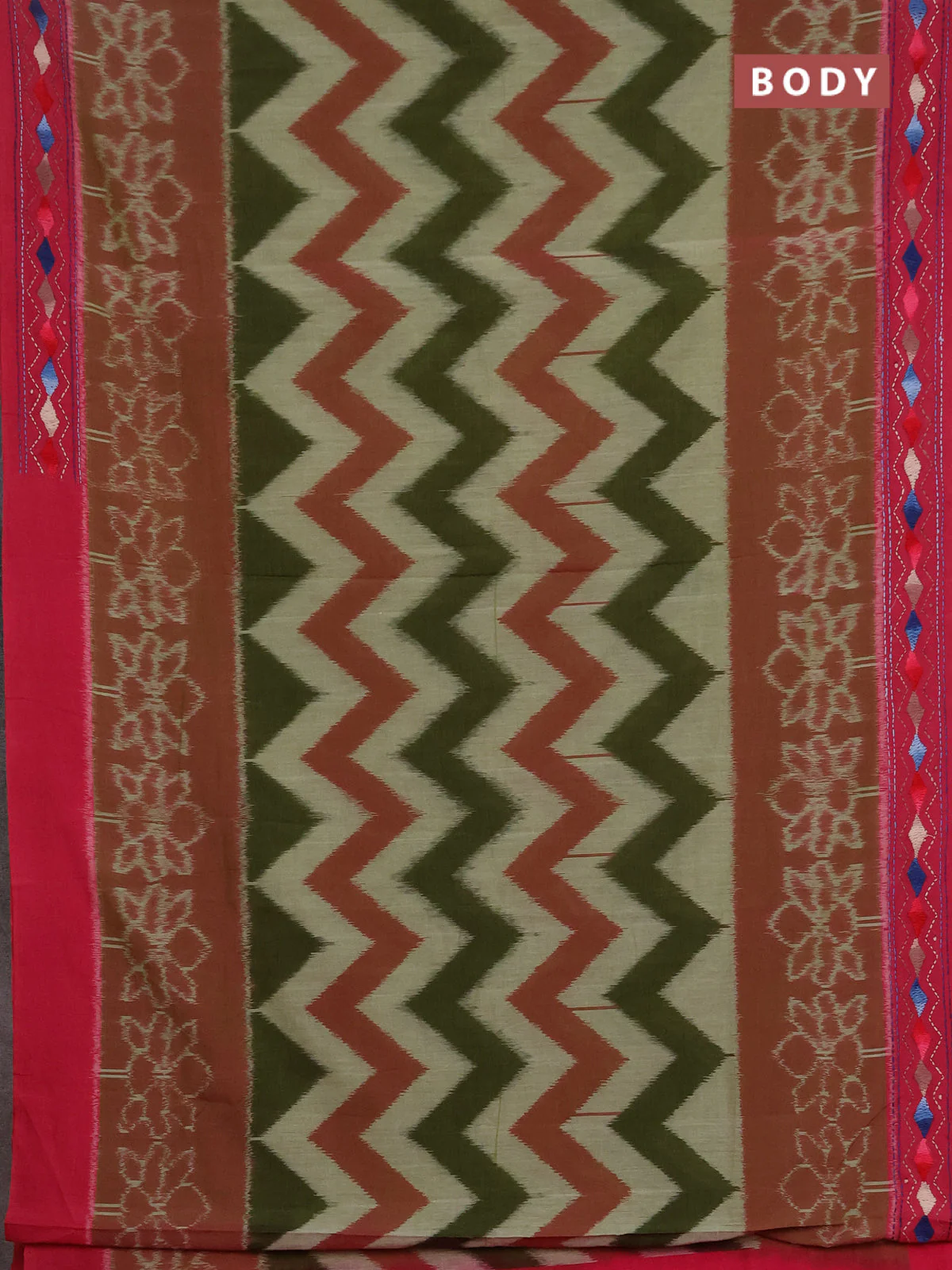 Ikat cotton saree green and pink with allover zigzag ikat weaves and ikat woven & kantha stitch work pallu - Image 2