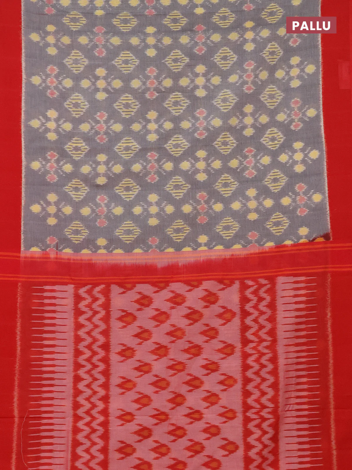 Ikat cotton saree grey and red with allover ikat butta weaves and simple border - Image 3
