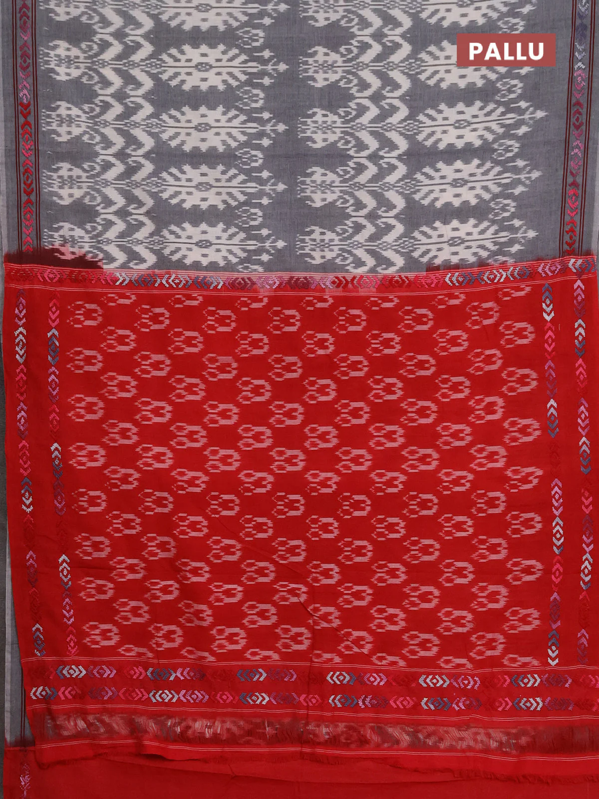 Ikat cotton saree grey and red with allover ikat weaves and kantha stitch work pallu - Image 3