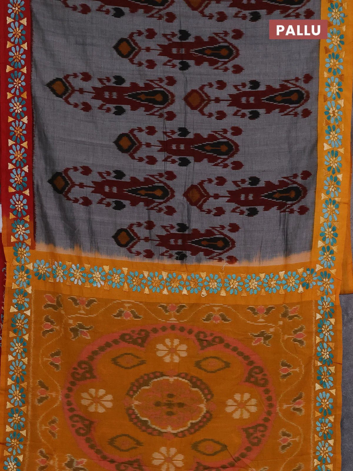Ikat cotton saree grey with allover ikat weaves & kantha stich work and ganga jamuna border - Image 3