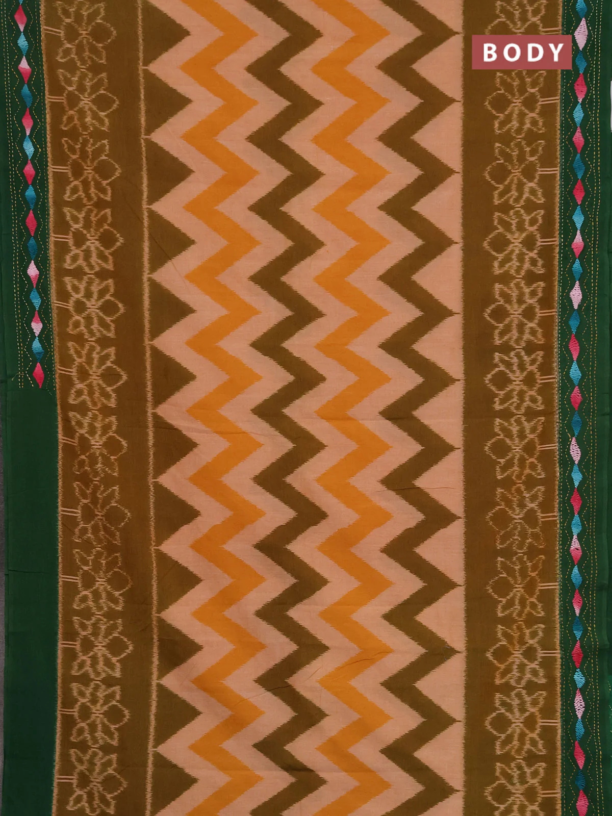 Ikat cotton saree mehendi green and green with allover zigzag ikat weaves and ikat woven & kantha stitch work pallu - Image 2