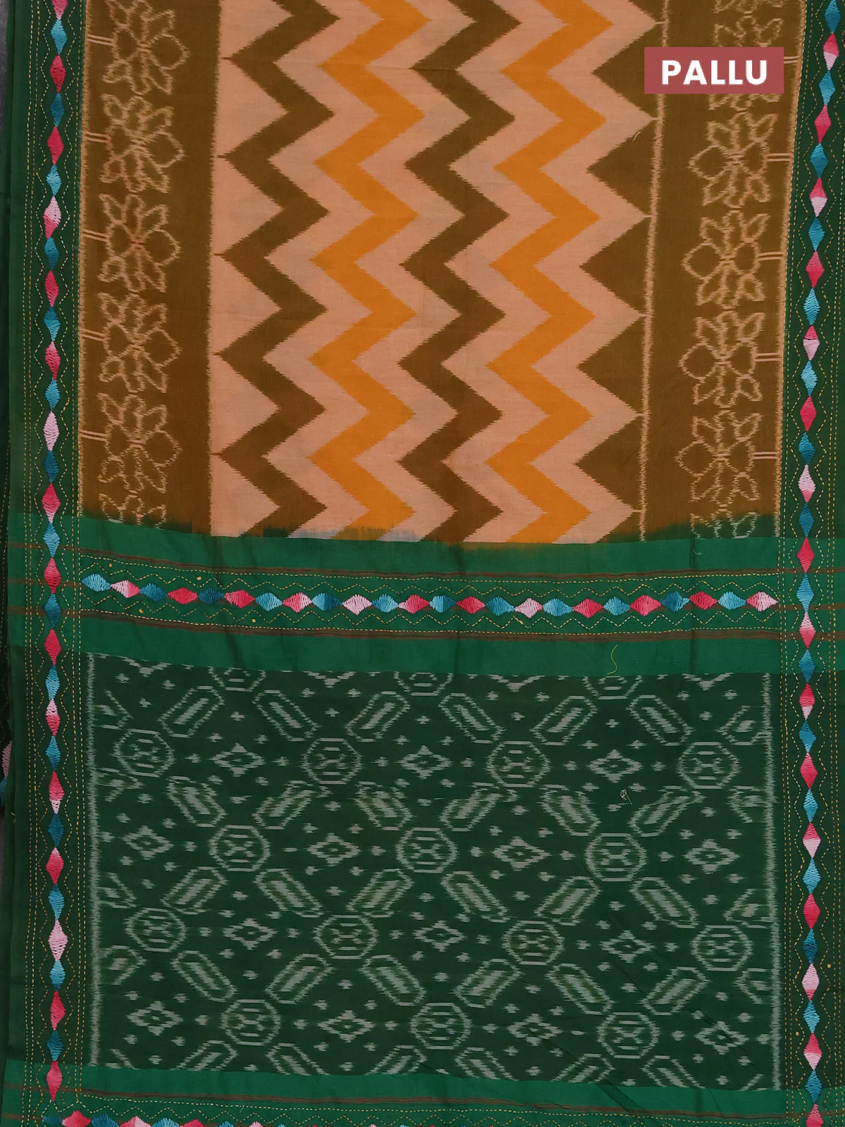 Ikat cotton saree mehendi green and green with allover zigzag ikat weaves and ikat woven & kantha stitch work pallu - Image 3