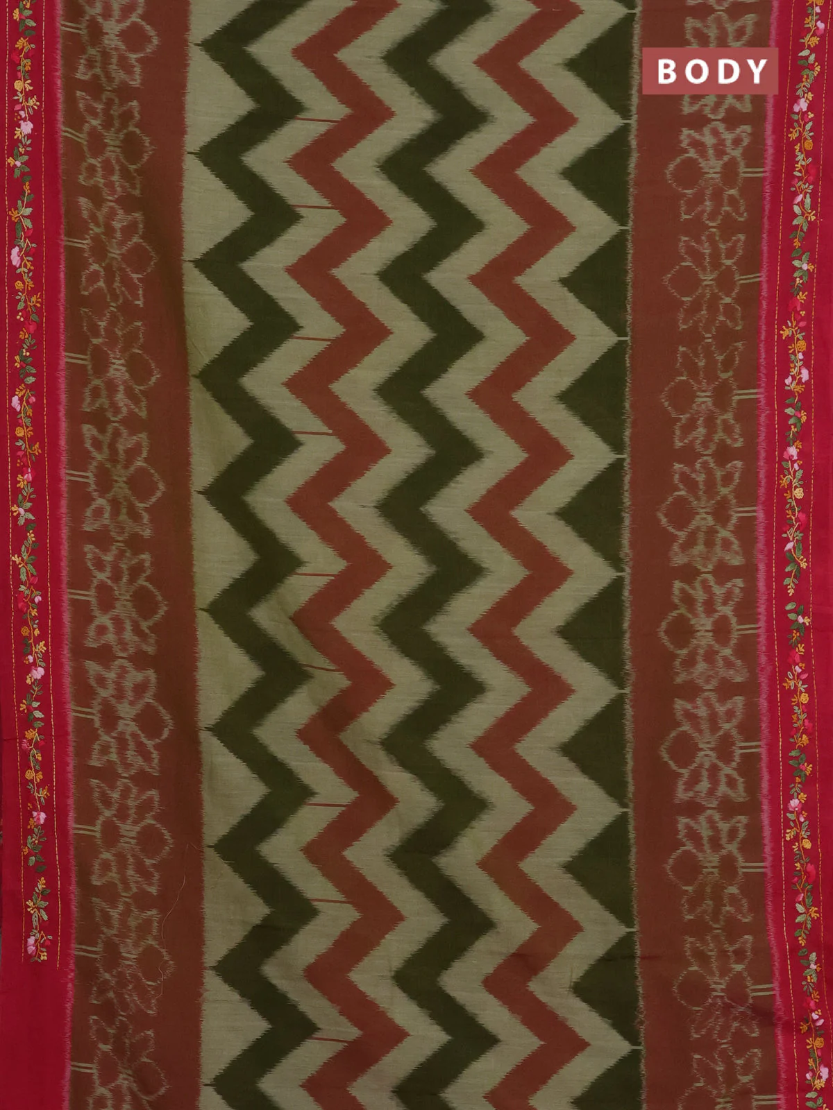 Ikat cotton saree mehendi green and pink with allover zigzag ikat weaves and ikat woven & kantha stitch work pallu - Image 2