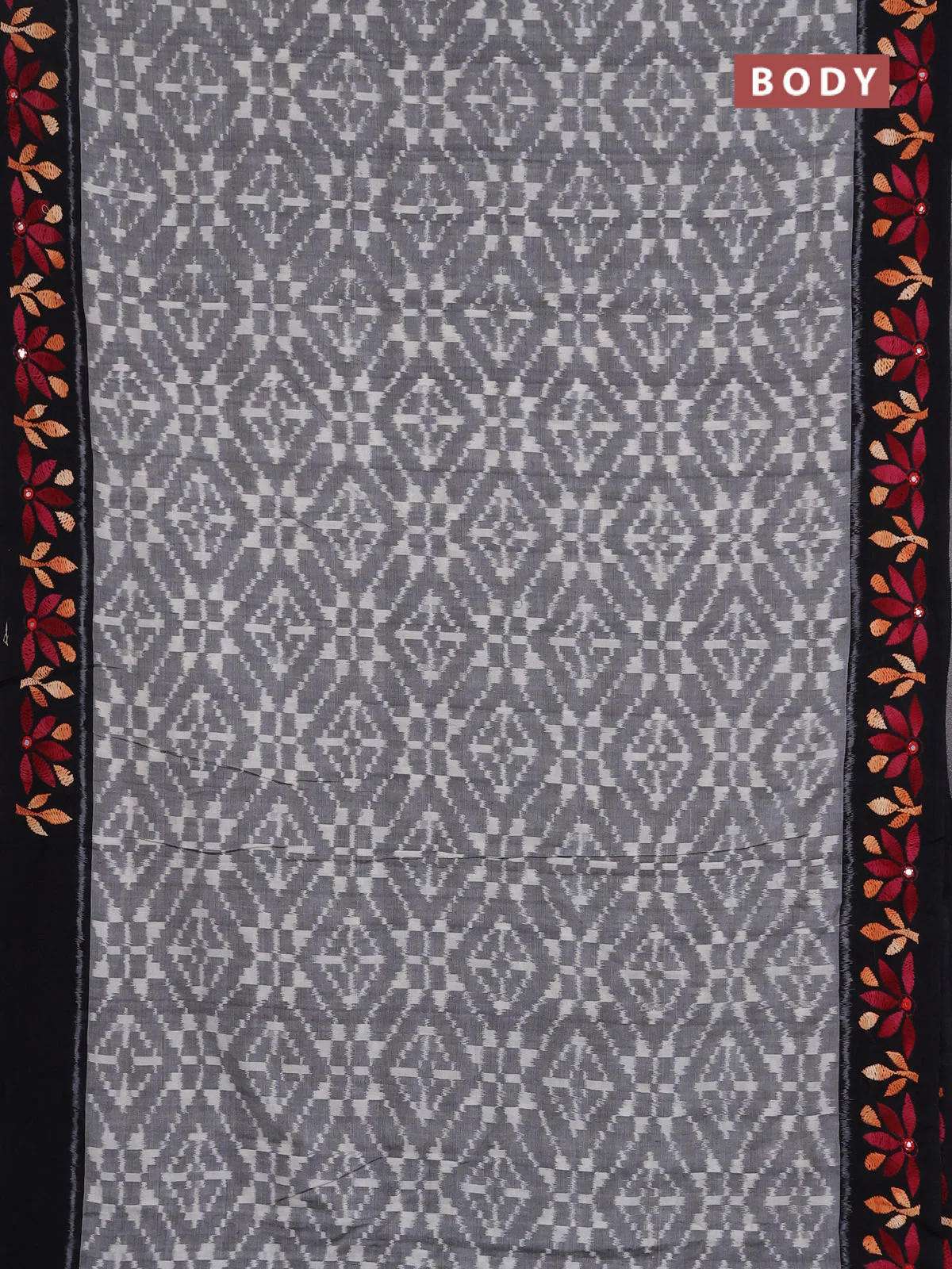 Ikat cotton saree off white and black with allover ikat weaves and kantha stitch work pallu - Image 2