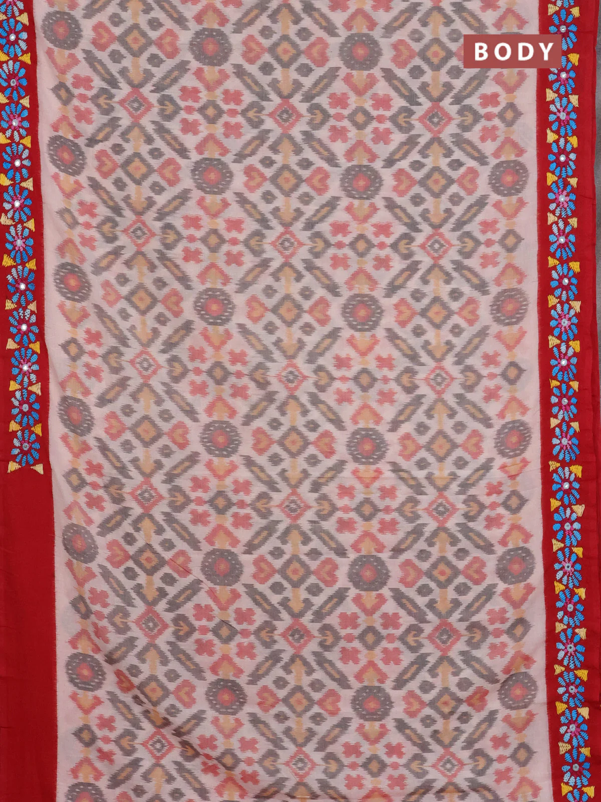 Ikat cotton saree off white and maroon with allover ikat weaves and kantha stitch work pallu - Image 2