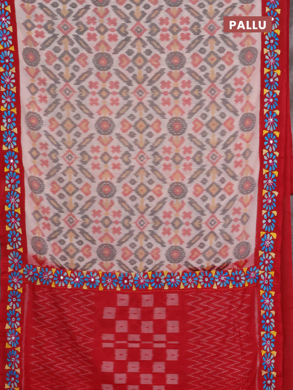 Ikat cotton saree off white and maroon with allover ikat weaves and kantha stitch work pallu - Image 3