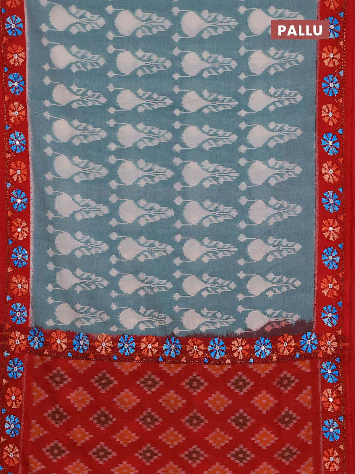 Ikat cotton saree pastel green and red with allover ikat weaves and kantha stitch work pallu - Image 3